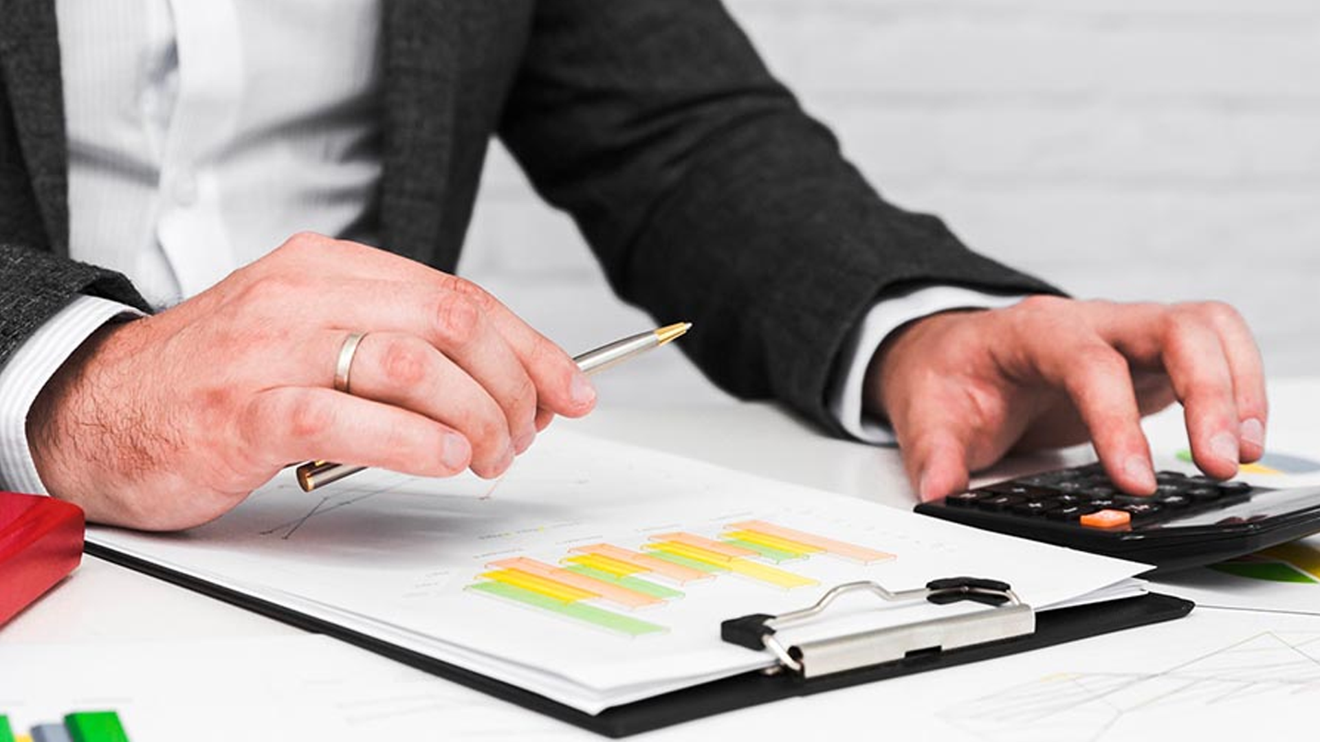 What’s The Difference Between Corporate Tax And VAT In The UAE?